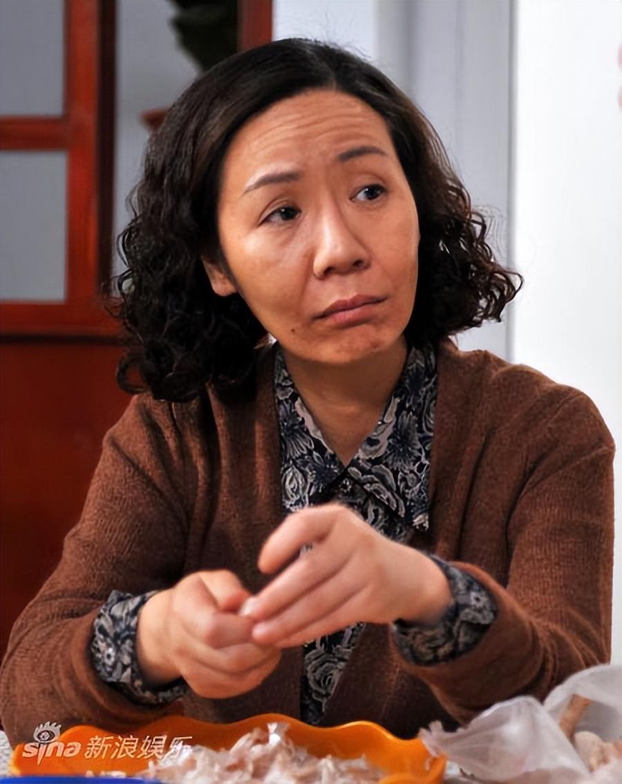 她是“中国最丑女演员”，凭什么嫁入豪门，成为阔太？