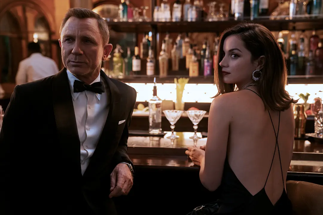 从007系列来审视庞德的心路历程，「007生死交战」中他又有何变化
