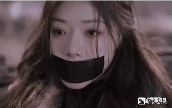 剧中饰演被绑架角色的明星，杨幂邓家佳演技获赞，最后两位被吐槽太假
