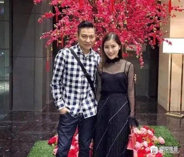 她是“大马最美千金”，一年办3次婚礼 ，如今身价超200亿美元