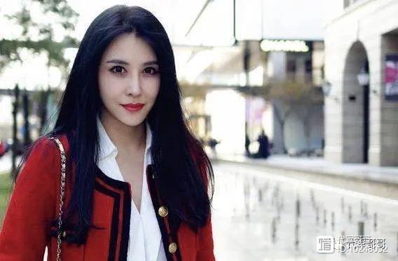 她被称台湾演艺圈首富，曾获华裔小姐季军，如今41岁成人生赢家