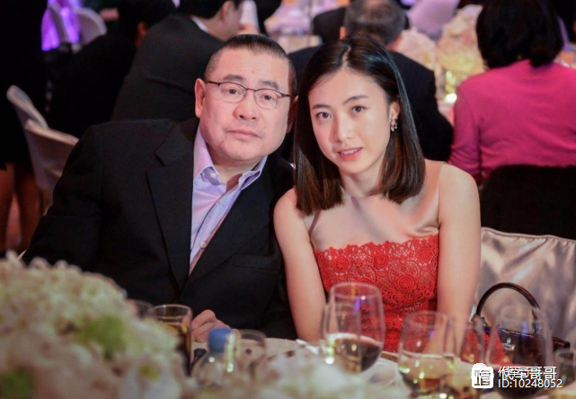 揭秘69岁刘銮雄与小29岁娇妻甘比的幸福婚姻生活