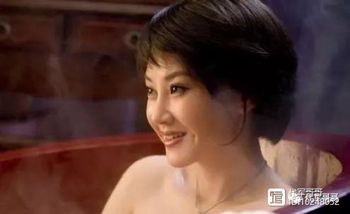 女星脸上梨涡谁最美？杨采钰第九，佟丽娅第二，49岁的她排第一！