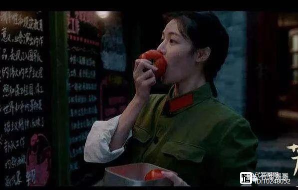 她在《芳华》中吃番茄出名，上节目吃柠檬被吐槽，如今人设崩塌?