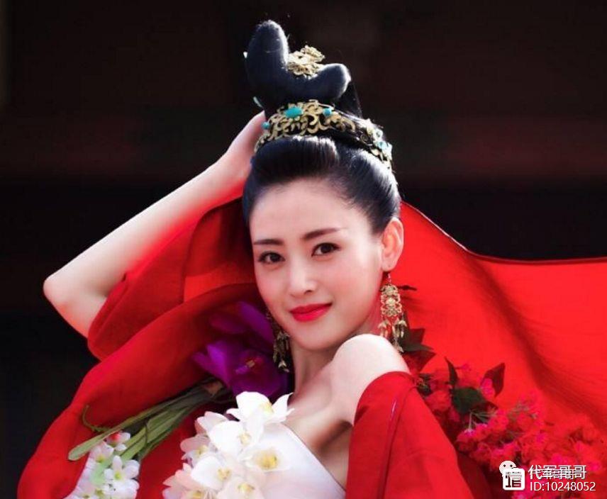 她原名叫张娇，演穿越剧走红前遭男友抛弃，如今28岁还是单身？