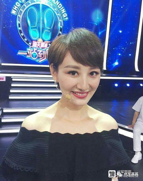 美女主持人曾遭雪村强吻，与李好结婚4年，如今35岁幸福成这样？