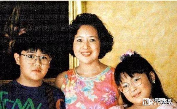 刘銮雄最爱的女儿，父母离婚分得1亿美金，如今35岁却还是单身？