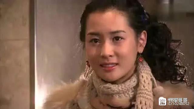 李易峰绯闻女友，21岁演美少女走红，如今35岁却被吐槽整容？