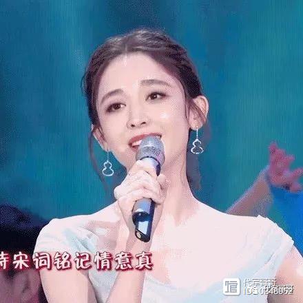 第一次听娜扎唱歌就被征服了，演艺圈隐藏的金嗓子明星都有谁？