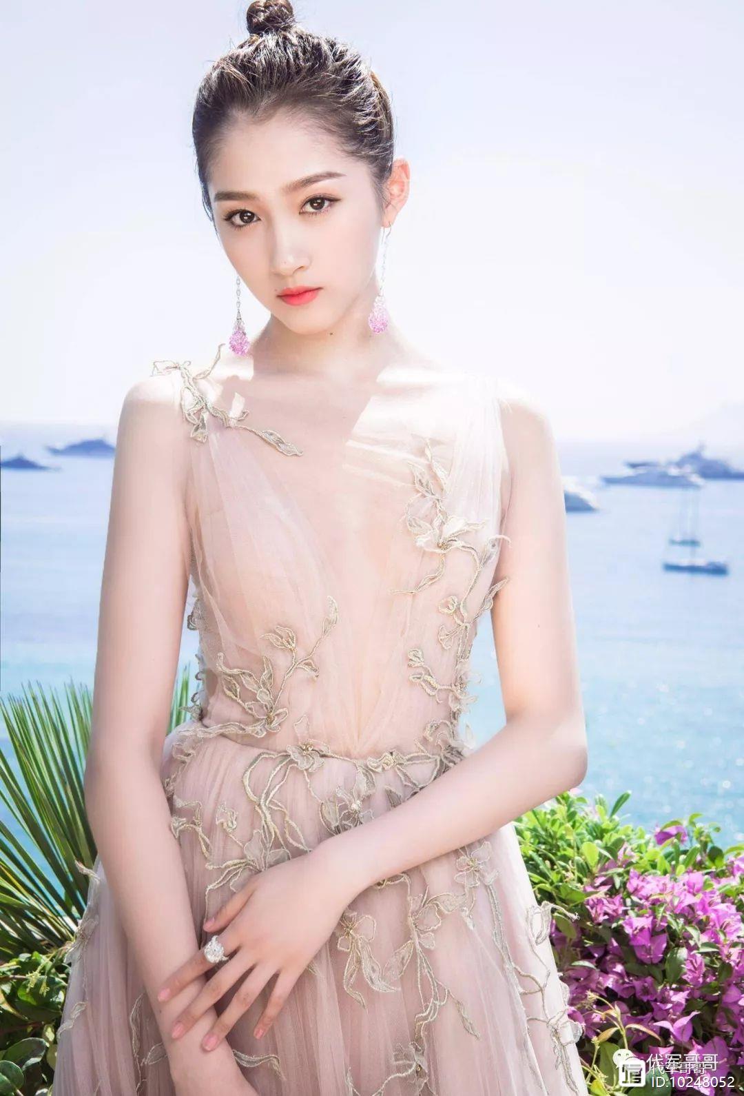 靠好身材出圈的女星，杨超越第八，关晓彤第二，迪丽热巴排第几？