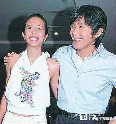 周星驰的前女友，41岁嫁给初恋男友，如今49岁因好身材上热搜