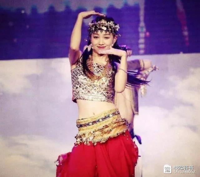 《街舞2》中的美女选手，因是偶像不被看好，为啥征服了吴建豪？