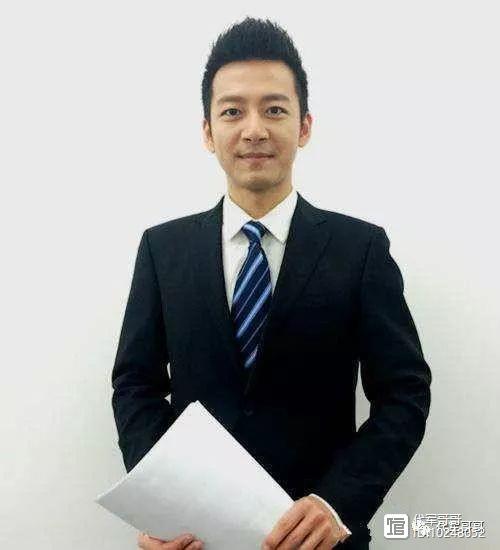 他曾是央视最帅主播，被传与选美冠军隐婚，如今30岁发福成这样？