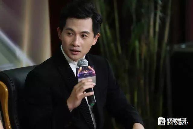 他是著名舞蹈家，娶小2岁美女演员为妻，如今42岁婚姻甜如蜜