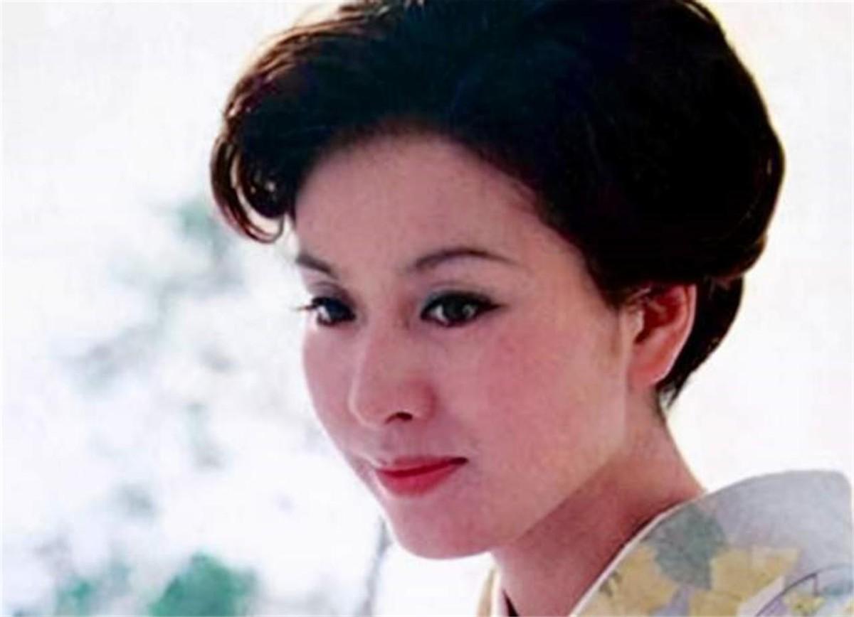 栗原小卷：80年代家喻户晓，36次到访中国的银幕女神，终身未嫁