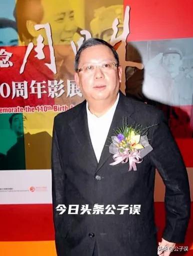 林建岳的风流情史，1个老婆5个娃，活到老玩到老，美女成堆