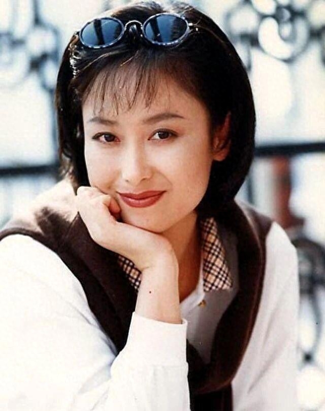 三十年前红遍广东的《情满珠江》女主角，58岁的她依旧十分优雅
