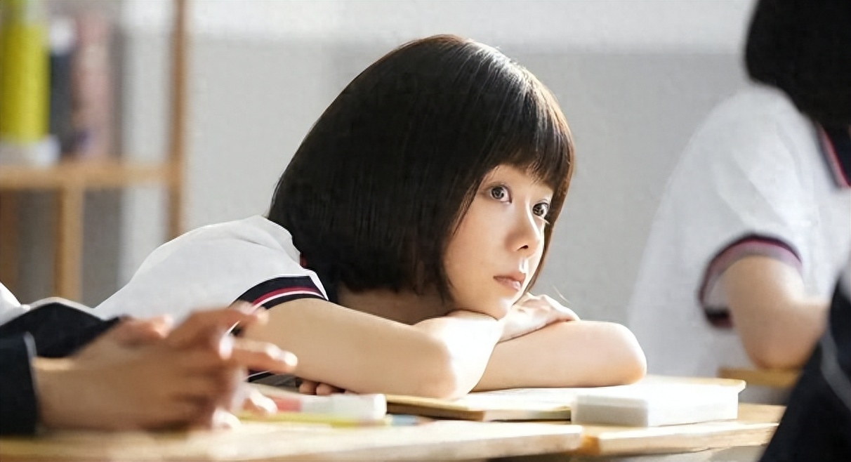三四十岁还能演学生，只服这5位，不用装嫩，校服一穿灵气就来