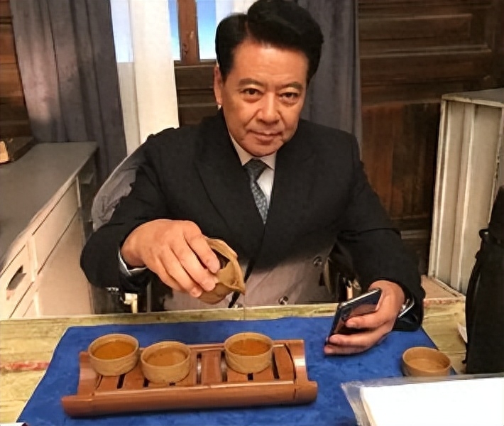 著名演员颜世魁：一生苦难，67岁的他单身无子嗣，母亲不敢老去