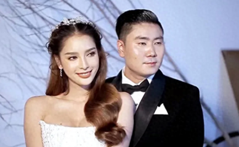 8年前，那个娶了泰国“最美人妖”的北京男子，现在后悔了吗？