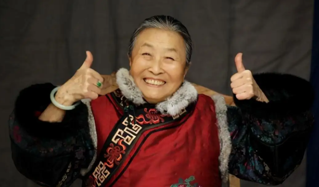 “丑娘”张少华：人丑心更丑，年轻时种下恶果，晚年眼中常含泪水