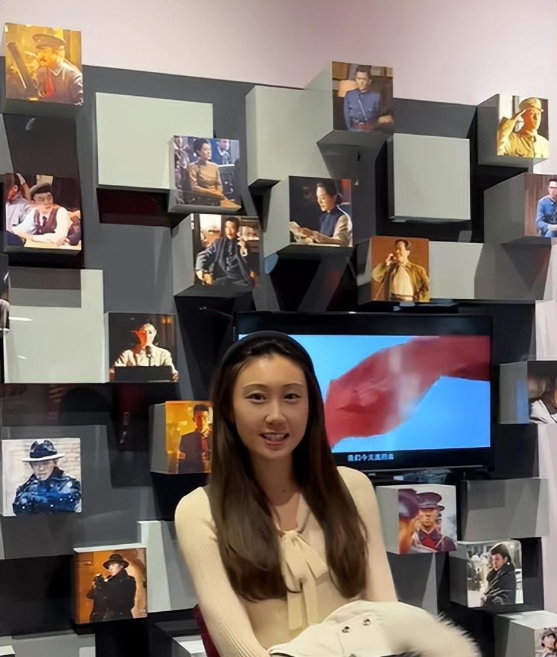 离开央视22天后，她竟然自费交社保？！