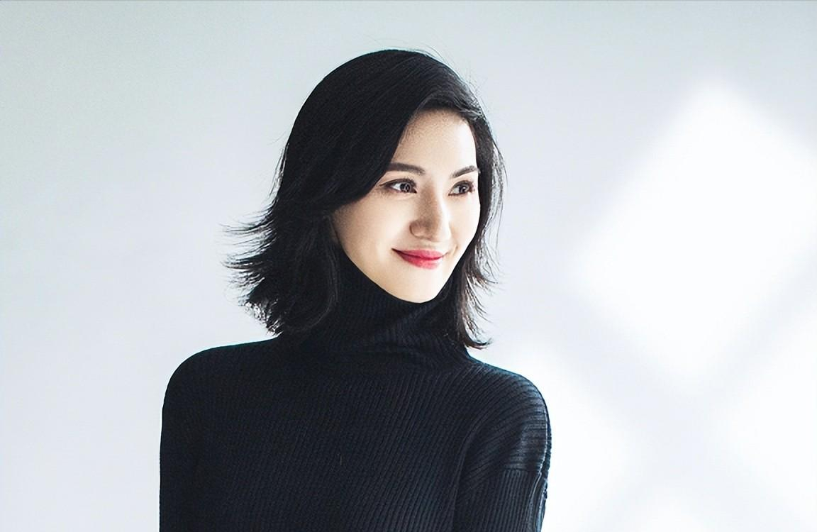 她被称为最美主持人，却突然5分钟内全身瘫痪，如今44岁无人敢娶