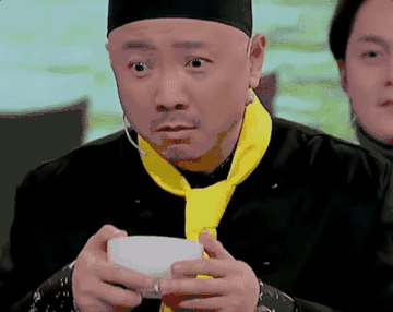 著名演员徐峥开面馆，一碗面定价32元，门口排队长达200多米