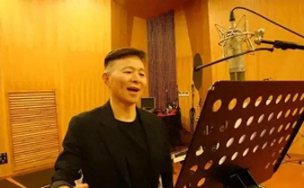 天津音乐学院院长王宏伟，因学院缺乏资金，竟然显得如此苍老
