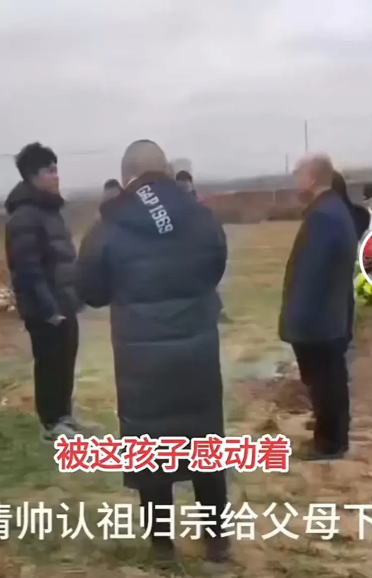 解爸爸对儿子用心，带清帅体检，医院里又圈了一批天使的粉后合影