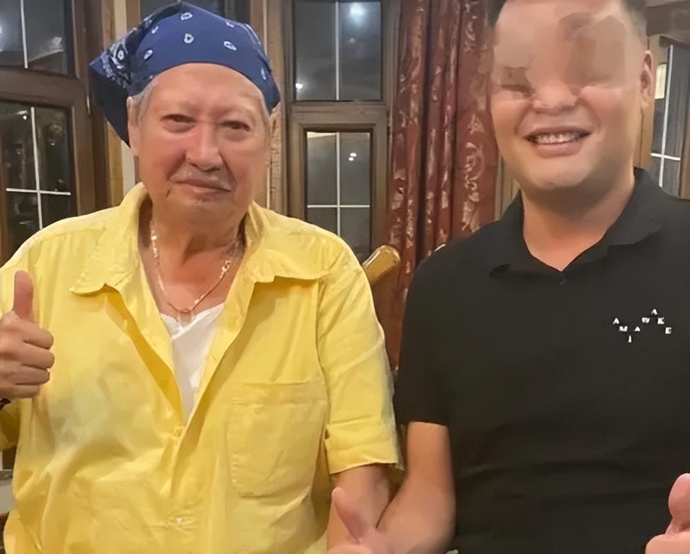 洪金宝儿媳晒三千万豪宅内景，4口人东西太多，杂物满屋引人关注