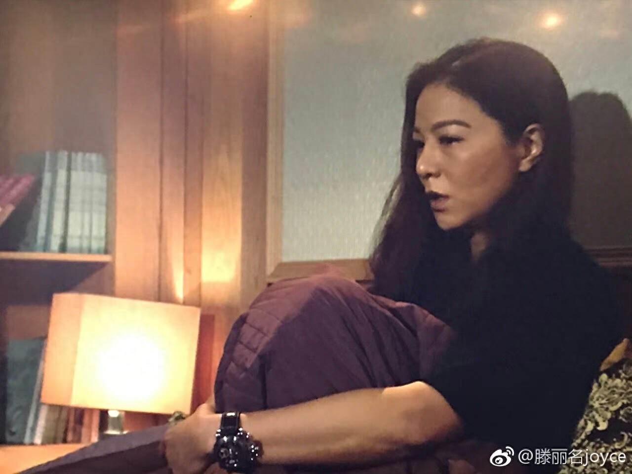 TVB女星罕见晒幸福！与老公庆祝结婚十周年，两人至今未生育