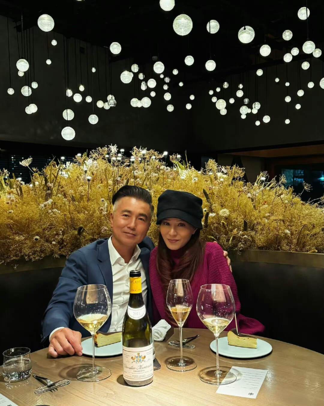 TVB女星罕见晒幸福！与老公庆祝结婚十周年，两人至今未生育