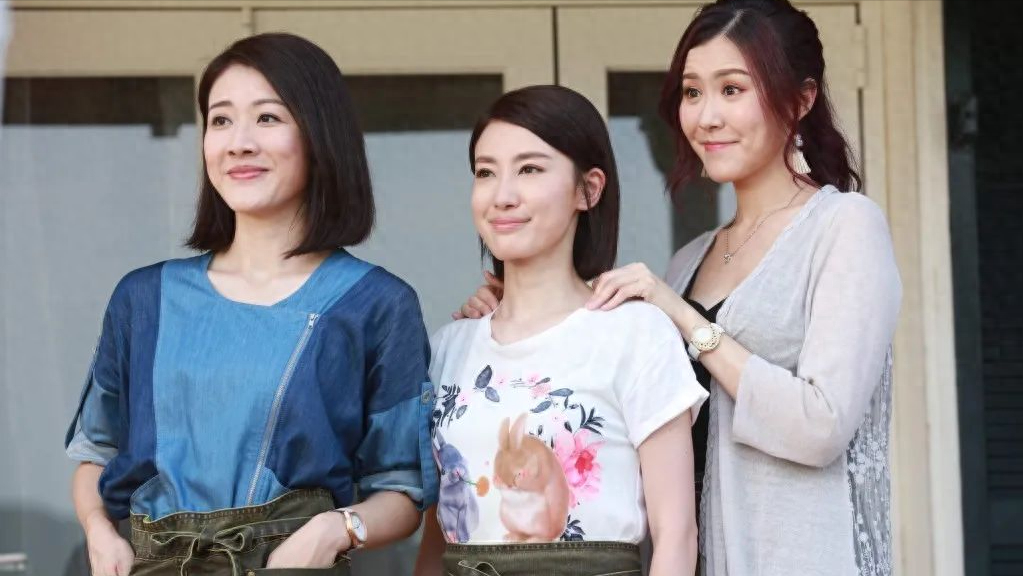 前TVB女星晒性感毕业照，暂别荧幕2年，开设新账户疑想做回普通人